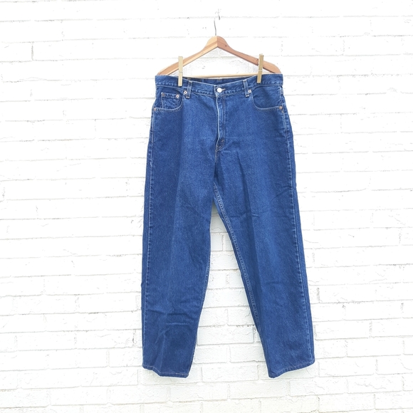 Vintage Levi's 560 Loose Fit Straight Leg Highrise - Picture 3 of 7